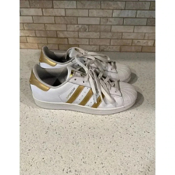 Adidas clam shell toed superstar women’s size 5 BQ - Picture 1 of 5